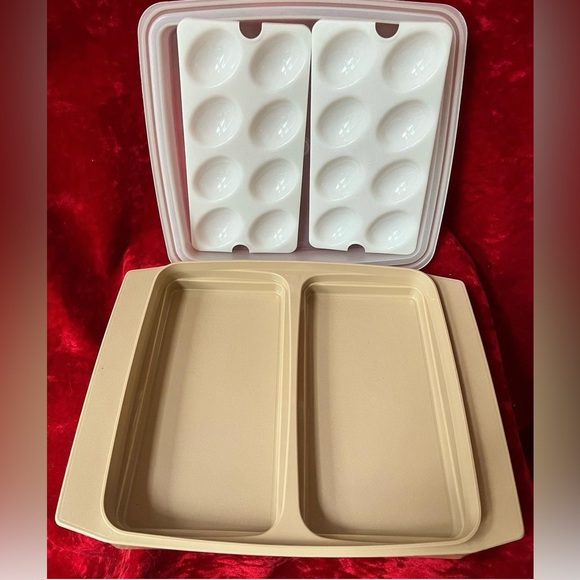Vtg Tupperware Deviled Egg Carrier - Picture 3 of 3